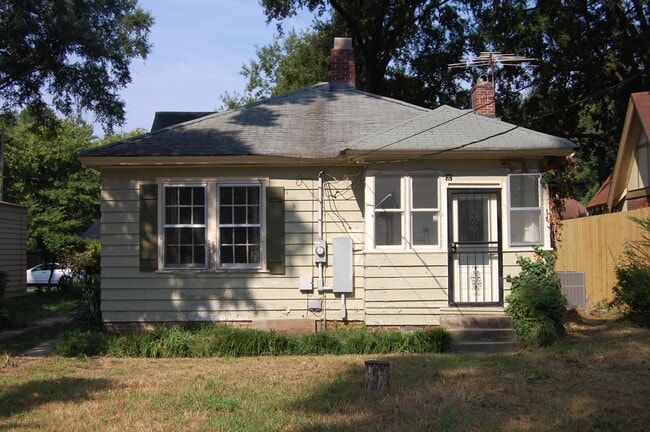 Building Photo - 696 Dickinson St