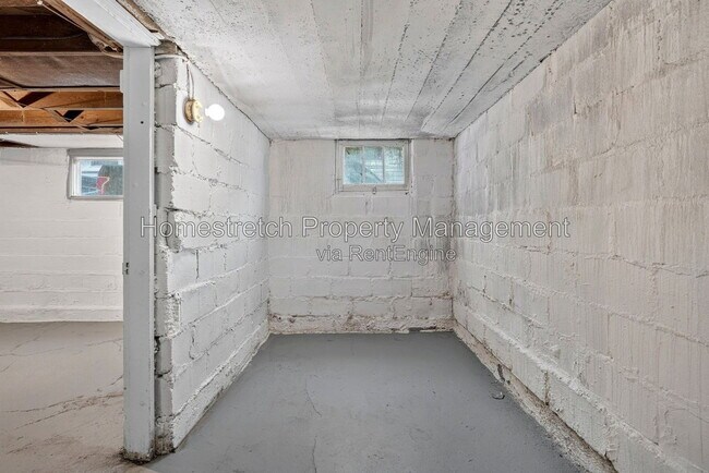 Building Photo - 9006 Baroda Ave