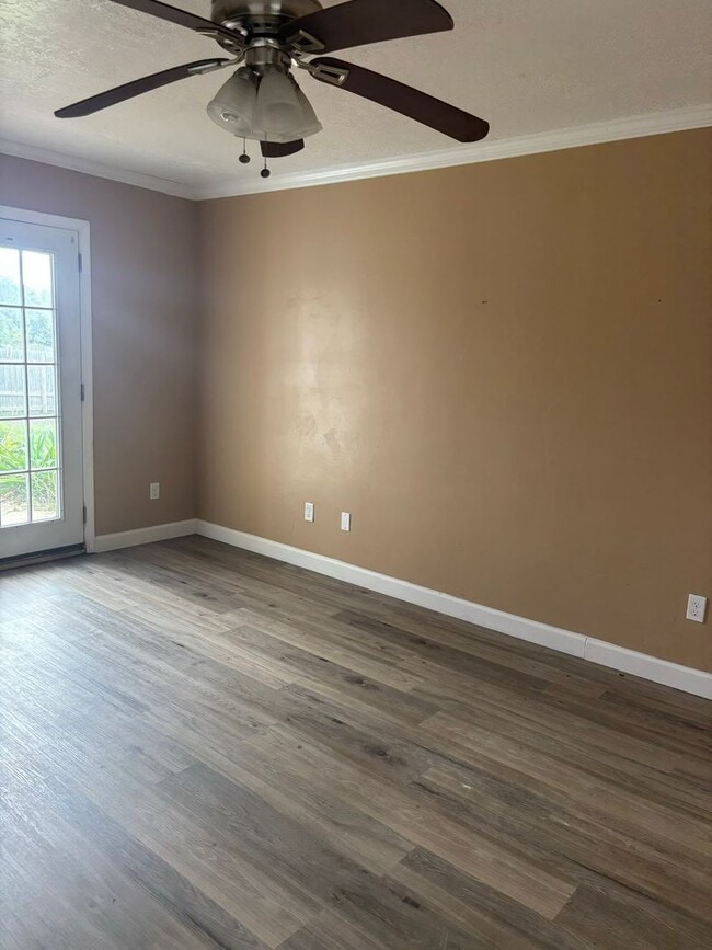 Building Photo - 721 Flight Ave