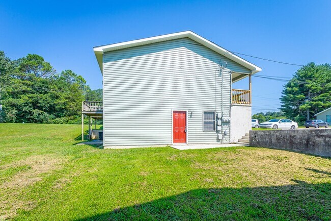 Building Photo - Iris Lane