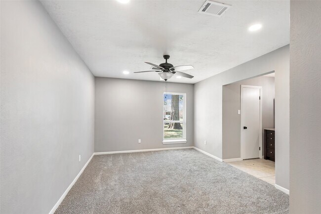 Building Photo - 24610 Green Moss Dr