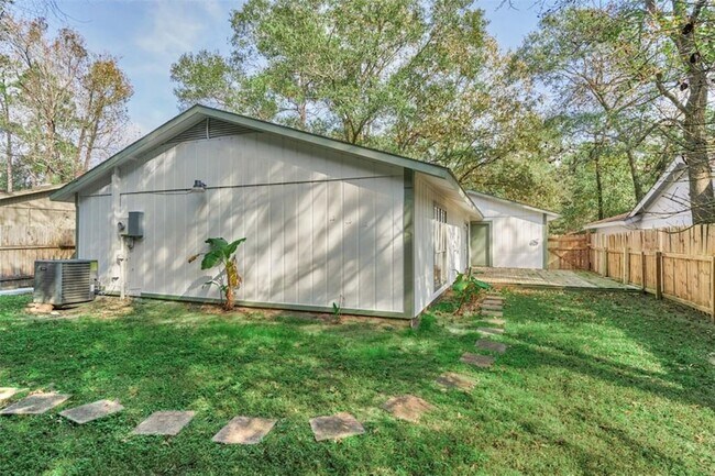 Building Photo - 45 Blue Fox Rd