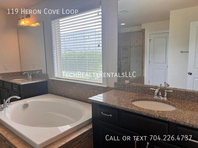 Building Photo - 119 Heron Cove Loop