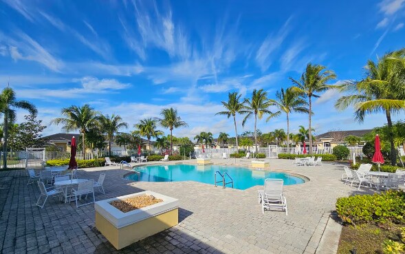 Pool and Spa - 6144 NW Argyll Ln