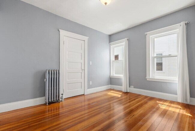 Building Photo - 39 Medford St