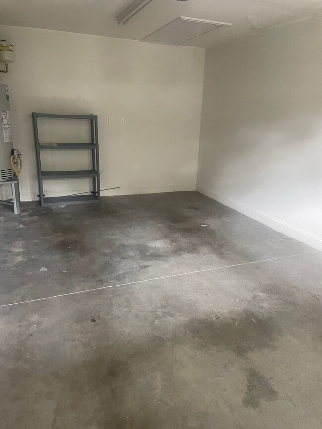 Building Photo - Knoxville 37912 - 2 bedroom, 2 bath condo ...