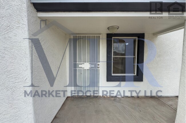 Building Photo - 2Bed/1Bath House at AZ-202/24th St! Ready for Immediate Move-In! -- NO HOA! RV PARKING!