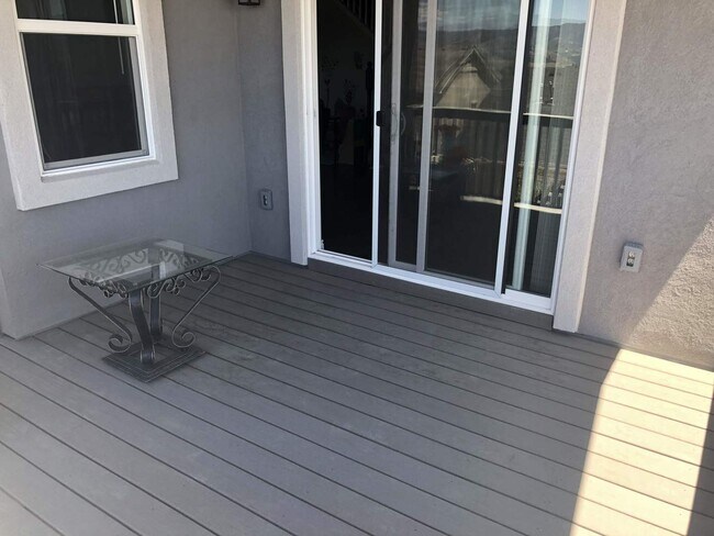 Building Photo - Newer 5bdrm + Office in D20 North Fork Wit...