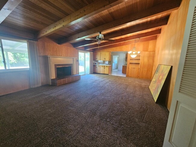 Building Photo - 1216 W Keats Ave