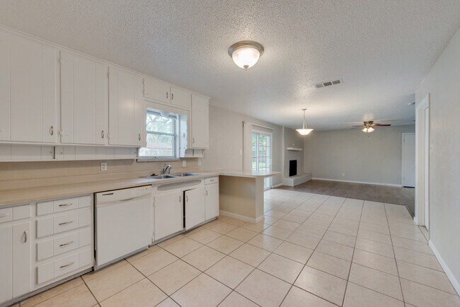 Building Photo - Neighborly Estate in North Richland Hills