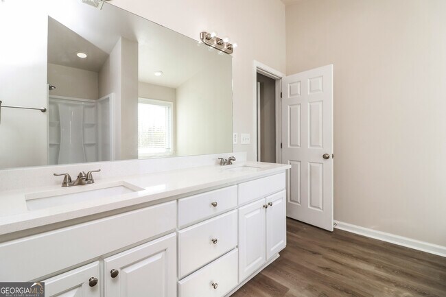 Building Photo - 107 Heritage Club Trail