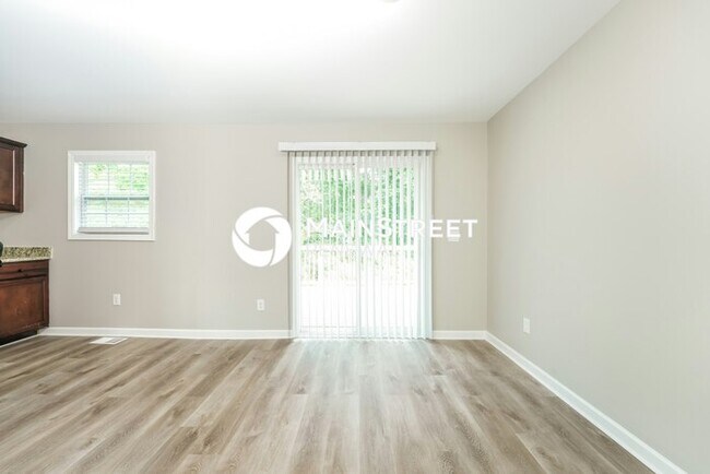 Building Photo - 3 Bedroom Pet-Friendly Home in Stone Mountain, GA with Main Street Renewal