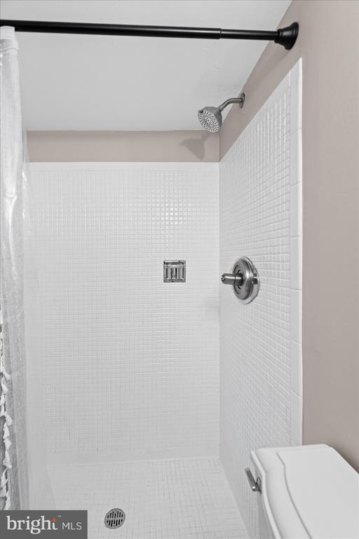 Building Photo - 220 Garnett Rd