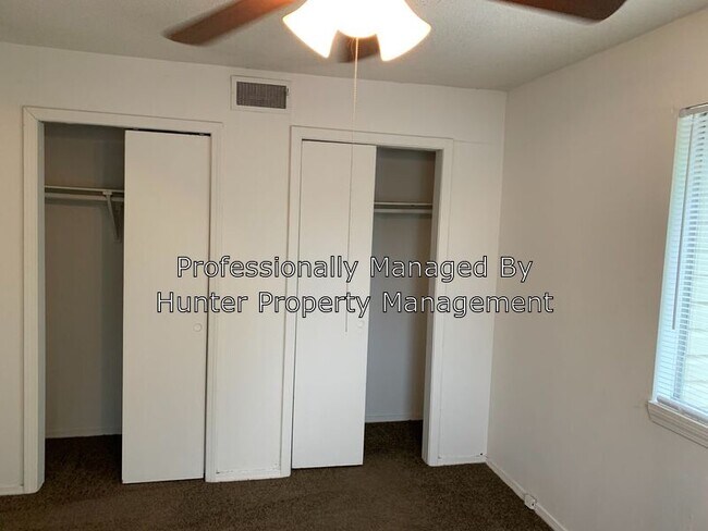 Building Photo - 933 S Wildan Ave