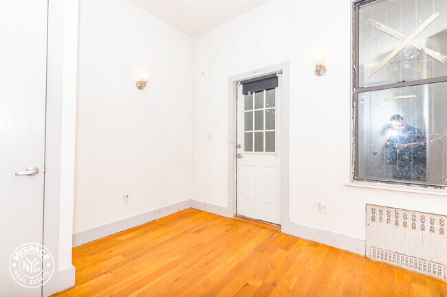 Building Photo - 233 Jefferson St