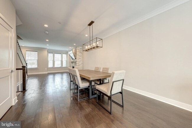 Building Photo - 10326 Grosvenor Pl