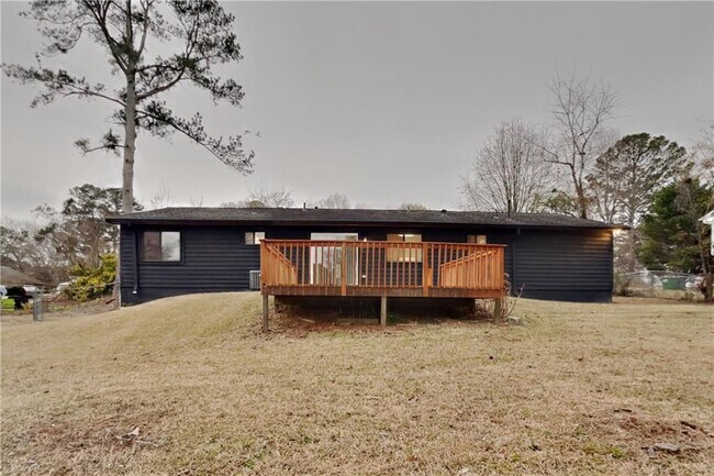 Building Photo - 2444 Mistletoe Ln SW