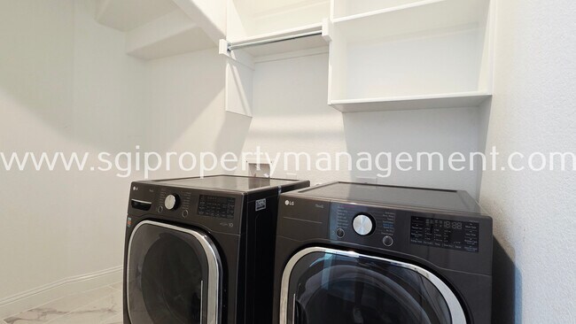 Building Photo - 10870 Grayhead Dr