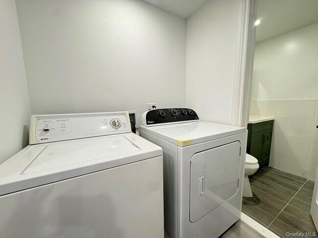 Building Photo - 69-16 Almeda Ave