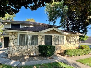 Building Photo - 194 Sinclair Ave