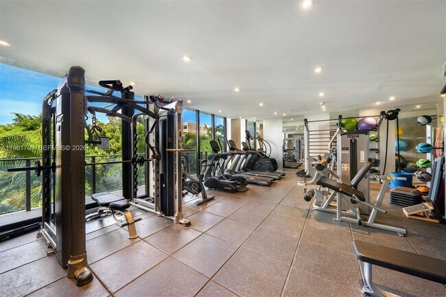 Building Photo - 3581 E Glencoe St