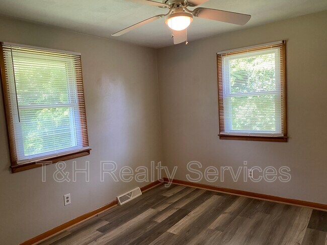 Building Photo - 4437 Mellen Ct