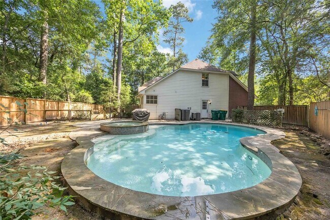Building Photo - 11 Alden Glen Ct
