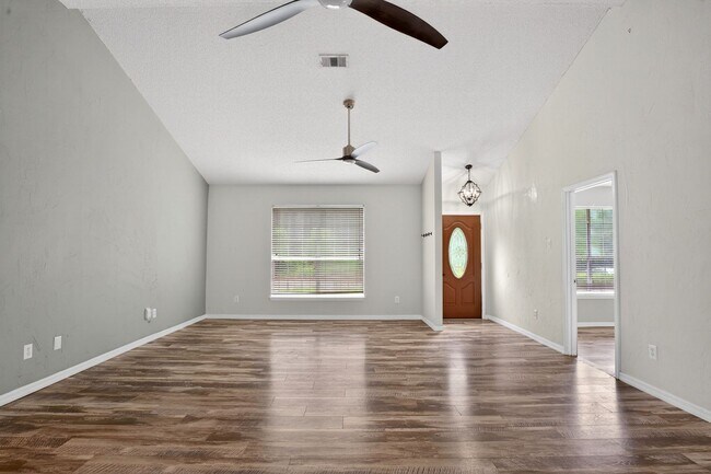 Building Photo - Beautiful Diamondhead Home