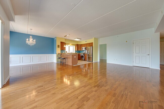 Building Photo - 799 Graceland Ave