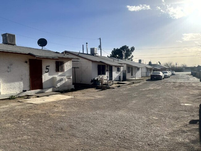 Building Photo - 7167 N Loop Dr