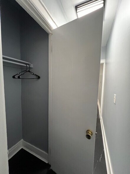 Building Photo - 1526 E Genesee St