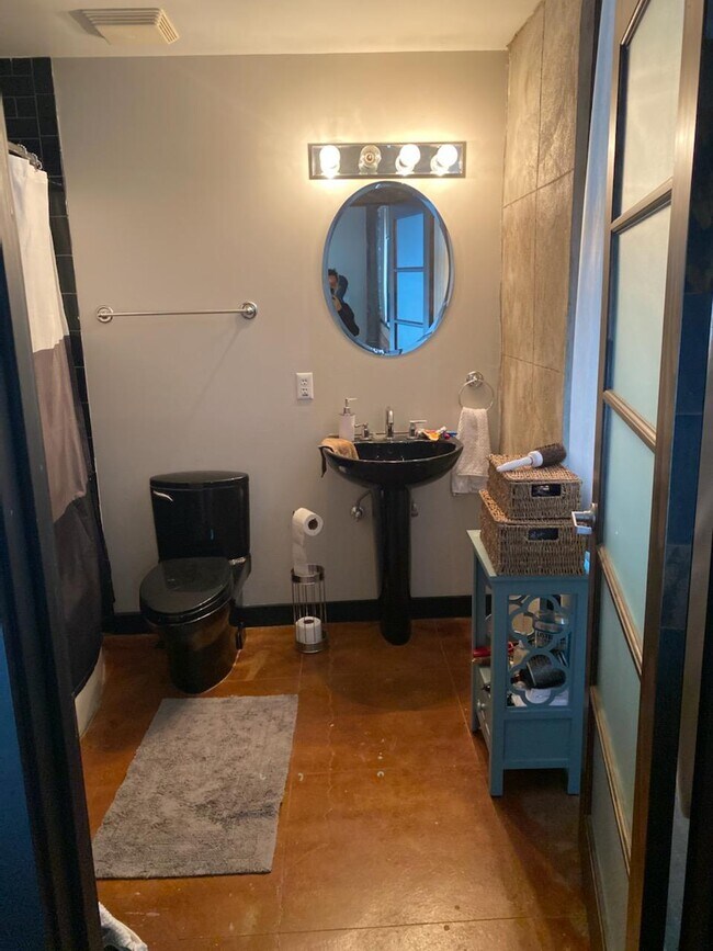 Building Photo - 2915 John R St