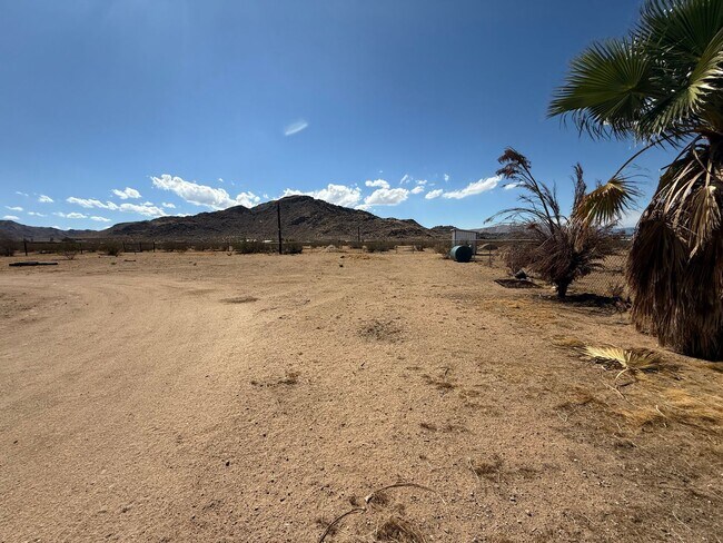 Building Photo - Charming 3 bedroom home in Apple Valley- H...