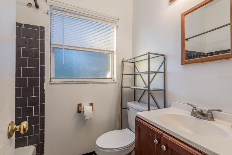 Building Photo - 1714 W Fern St