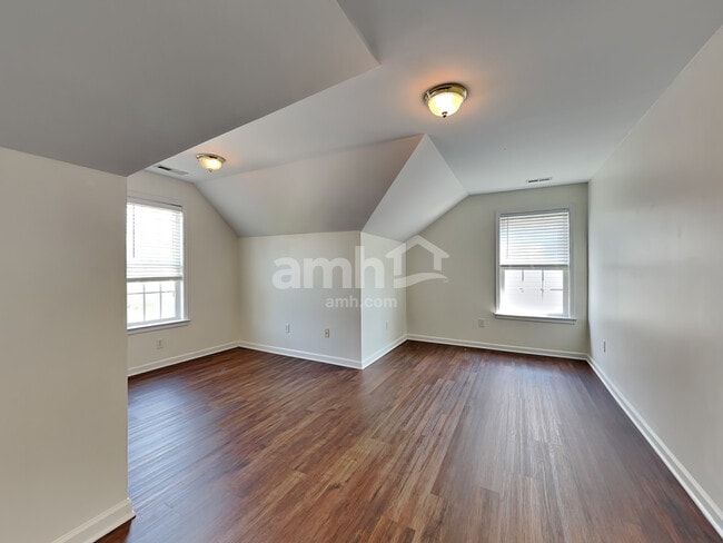 Building Photo - 341 Surrywood Dr