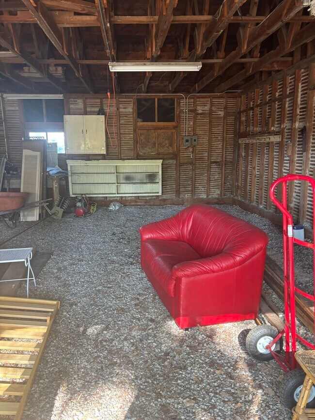 Building Photo - Horse Property for rent with beautiful Bri...