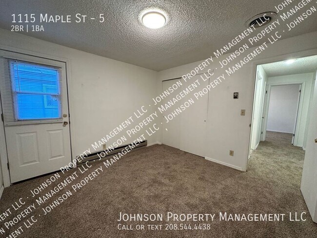 Building Photo - 1115 Maple St