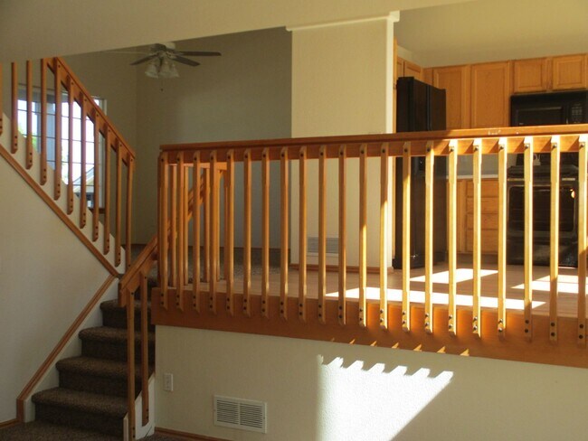 Building Photo - Long Realty & Property Management - 3 Bedroom Parker home with all new flooring (8/26)