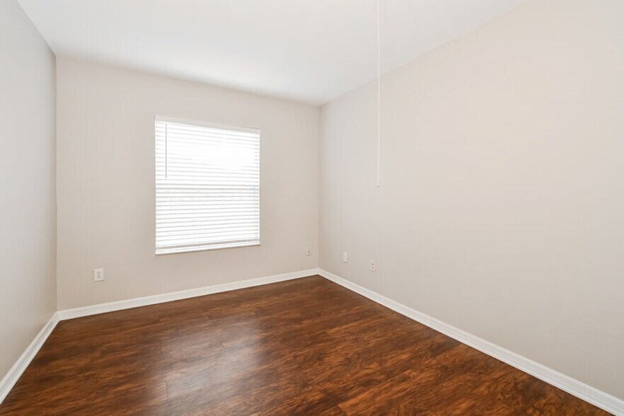 Building Photo - 13323 Briar Forest Ct