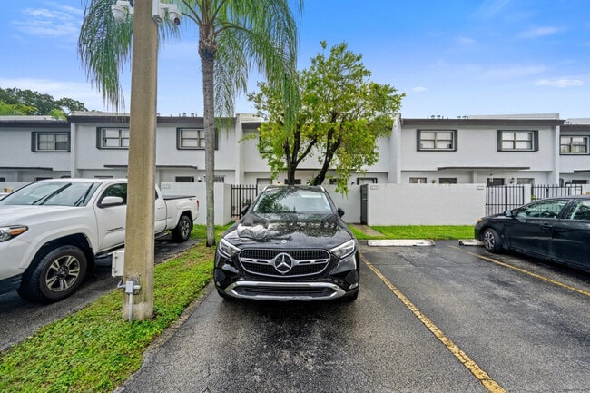 Building Photo - 8010 SW 152nd Ave