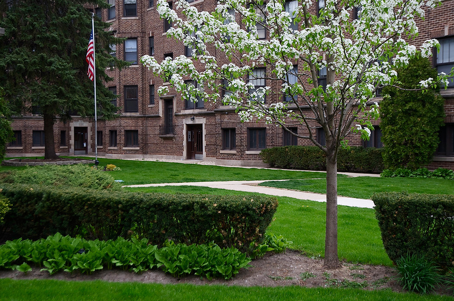 Building Photo - 301-313 N. Oak Park Ave.