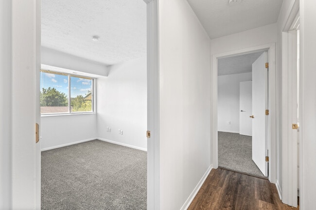 3x2 Rebuild Bedroom & Hall - Pheasant Run Apartments