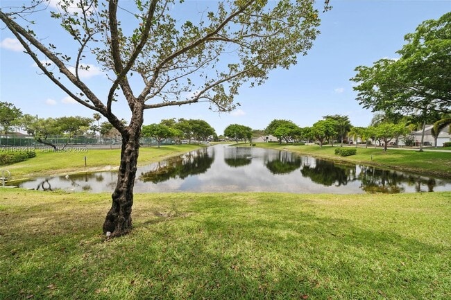 Building Photo - 4949 E Lakes Dr