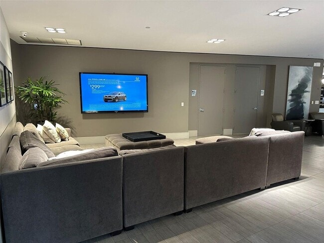 Building Photo - 1901 Post Oak Blvd