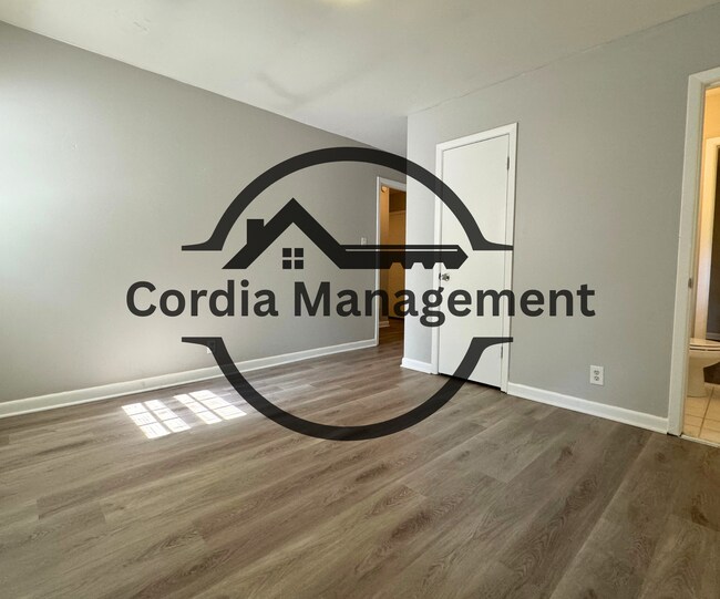 Building Photo - 3 Bedroom Home in Decatur on Malibu with B...