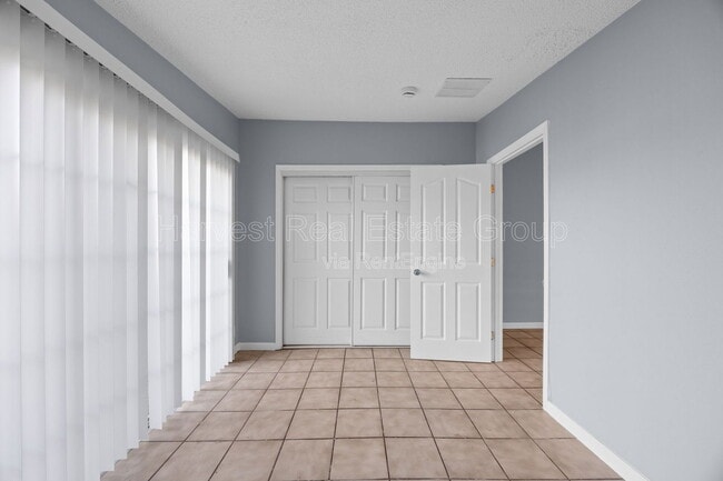 Building Photo - 252 Esther Ct