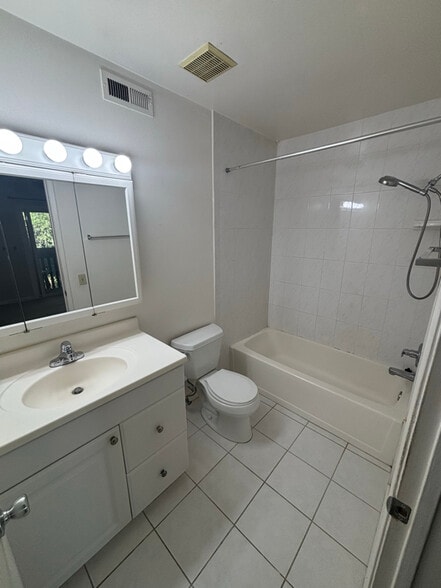 Building Photo - 662 Driftwood Ln