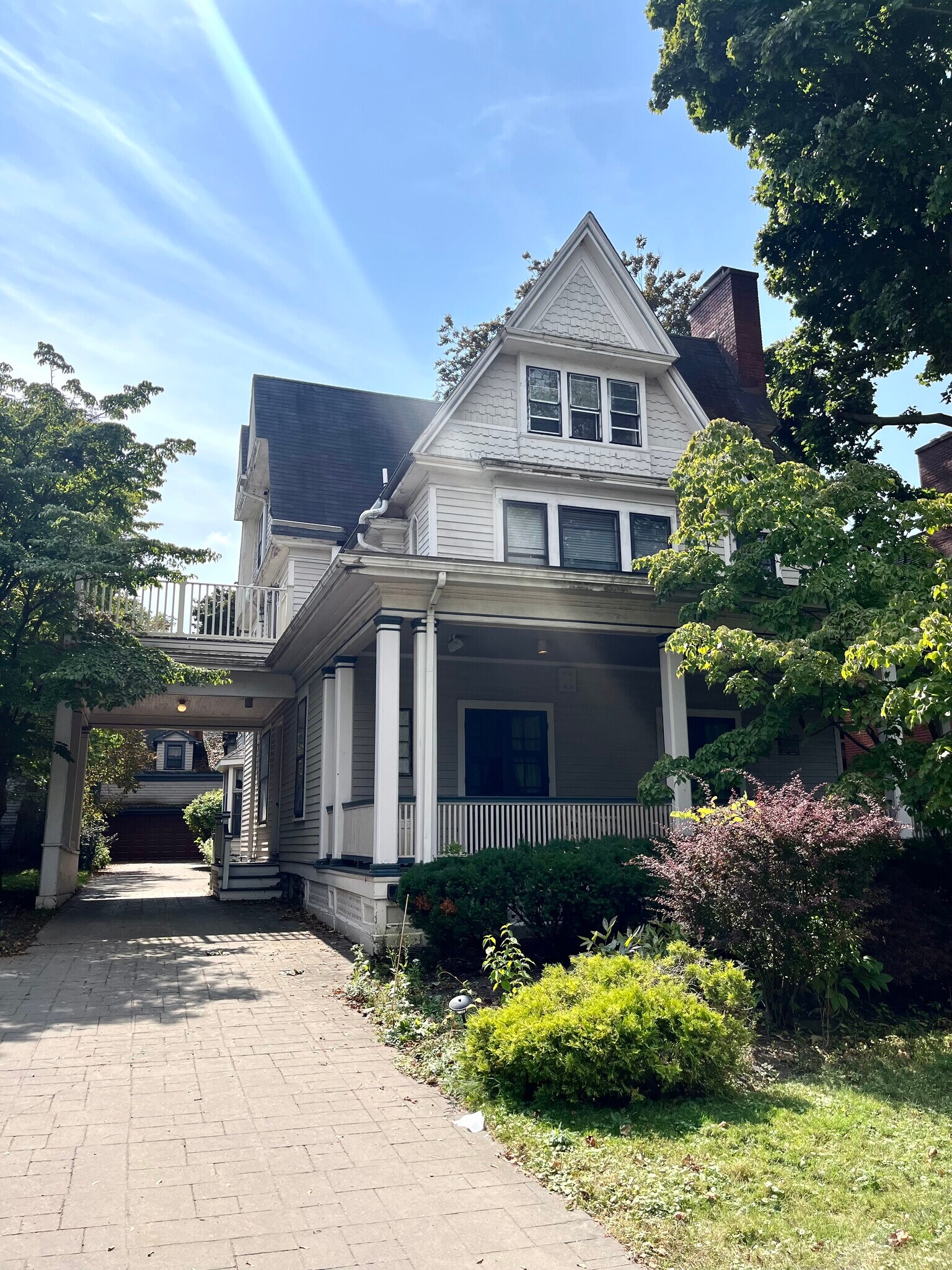 Building Photo - 805 W Ferry St