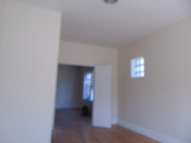Building Photo - 6644 S Peoria St