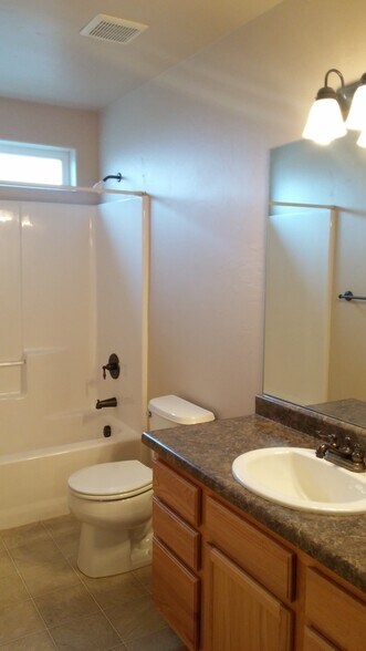 Building Photo - 2928 Paula Ln